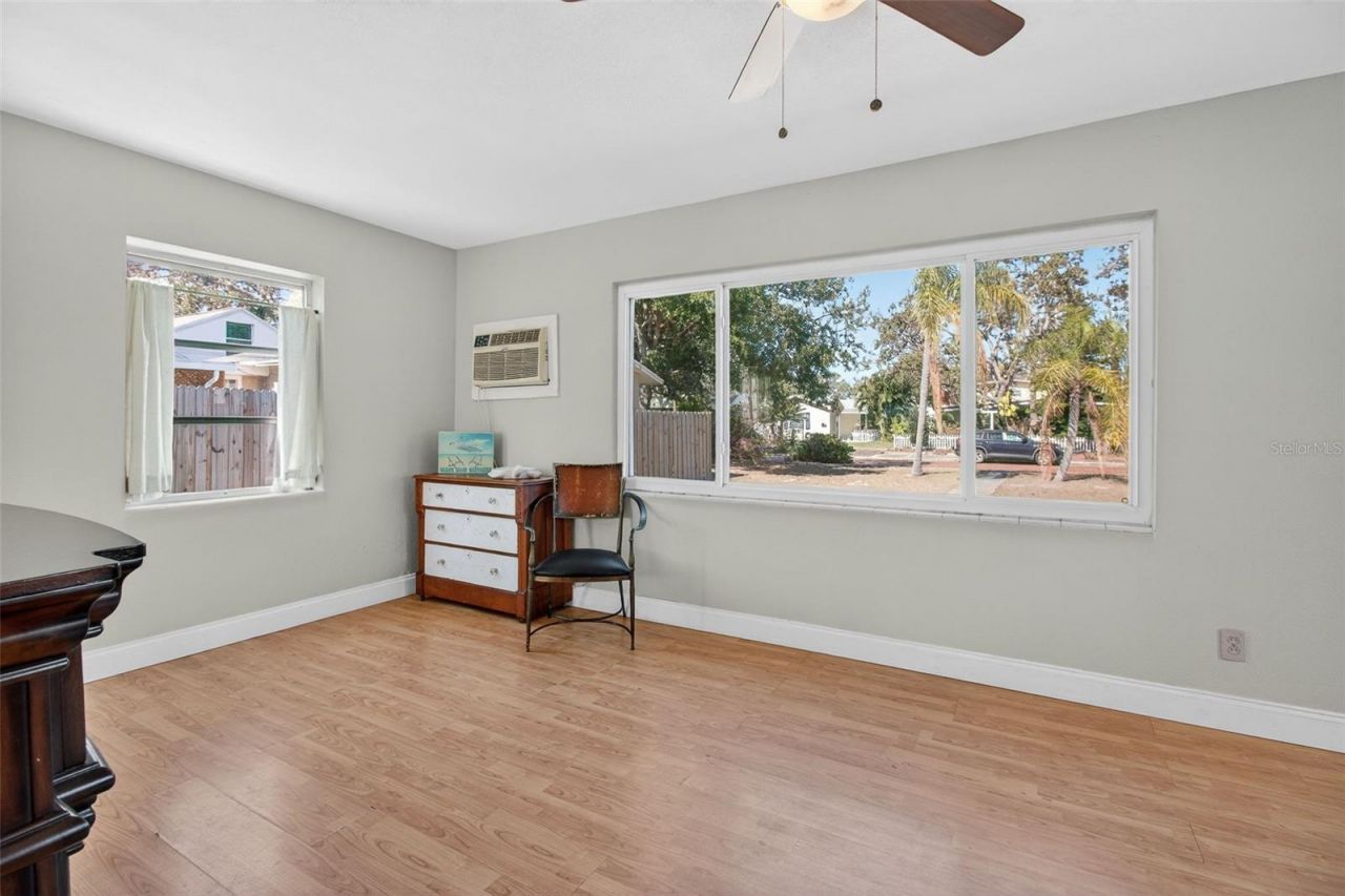 6372 4th Avenue S, Saint Petersburg, FL 33707 Photo