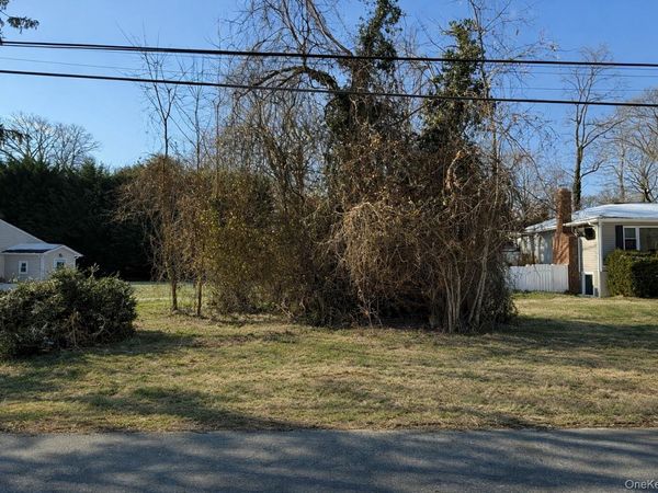 26 Westbury Drive, Sound Beach, NY 11789