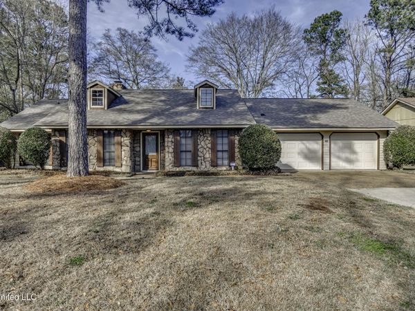 1422 Mossline Drive, Jackson, MS 39211