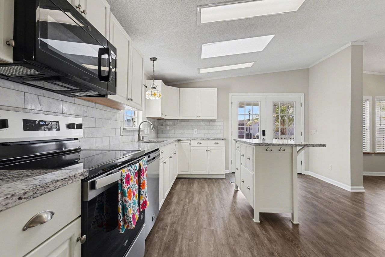 300 Kanawha Trail Photo 11