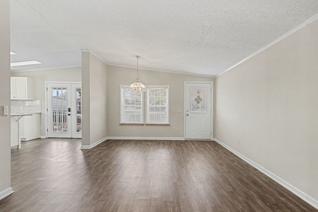 300 Kanawha Trail Photo 12