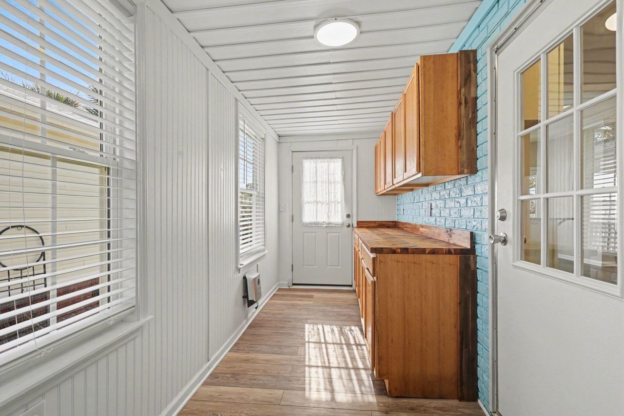 300 Kanawha Trail Photo 8