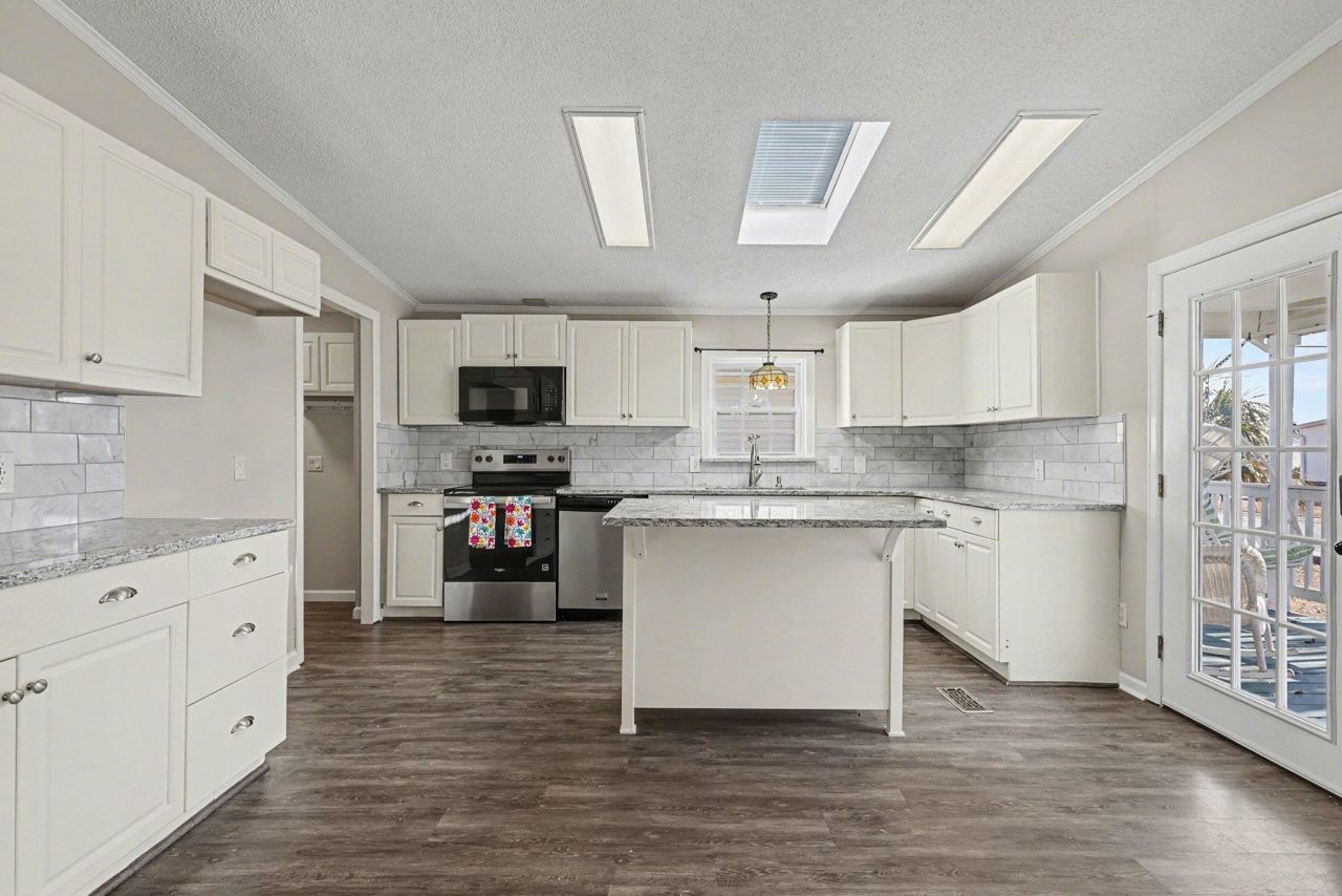 300 Kanawha Trail Photo 9