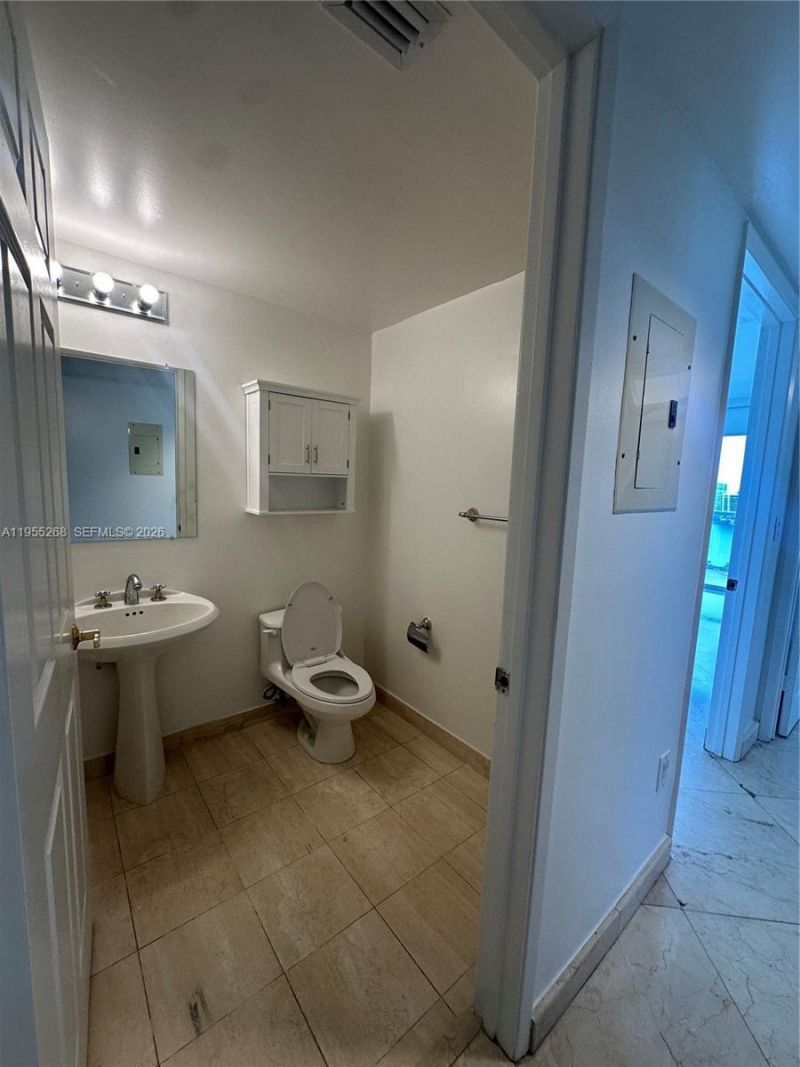 18671 Collins Av , Unit 2304, Sunny Isles Beach, FL 33160 Photo