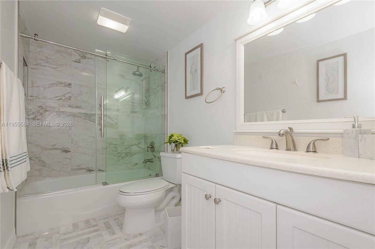 401 Golden Isles Dr , Unit 902, Hallandale Beach, FL 33009 Photo