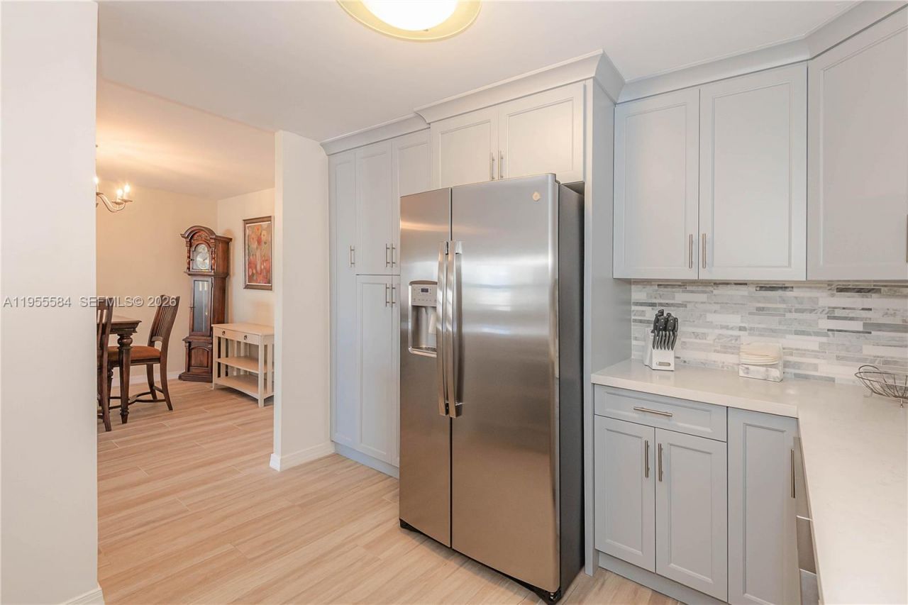 401 Golden Isles Dr , Unit 902, Hallandale Beach, FL 33009 Photo