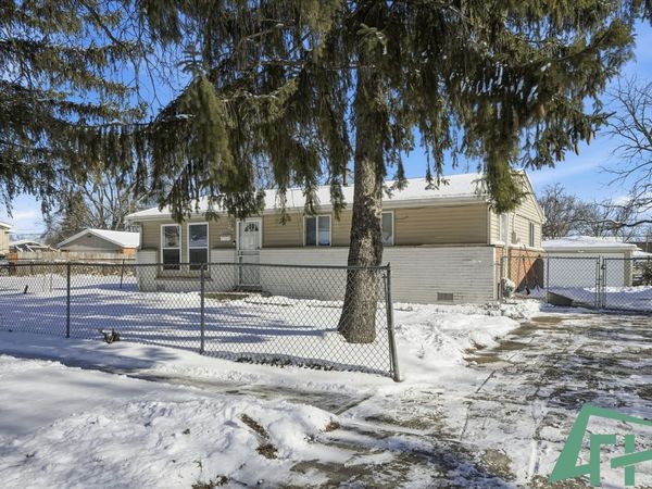 16515 Plymouth Drive, Markham, IL 60428