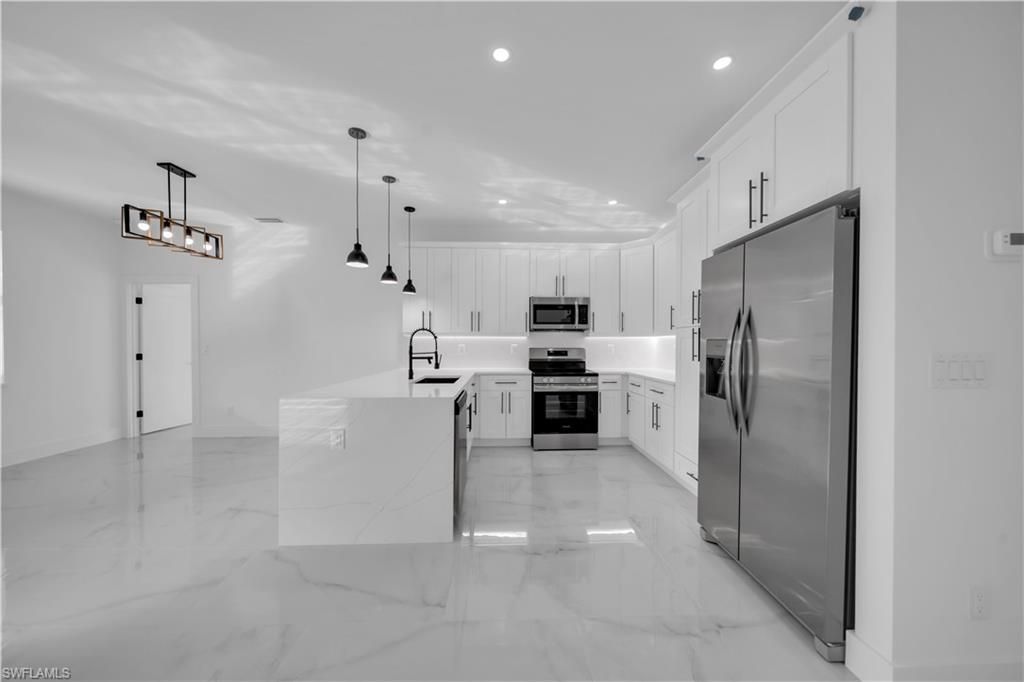 2023 Canton Ave , Alva, FL 33920 Photo