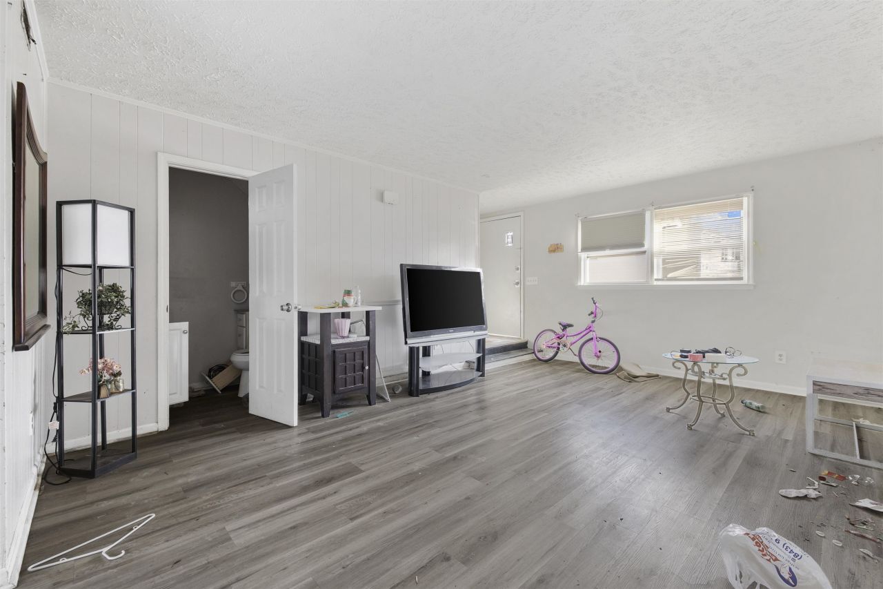 906 3rd Ave. N Photo 10