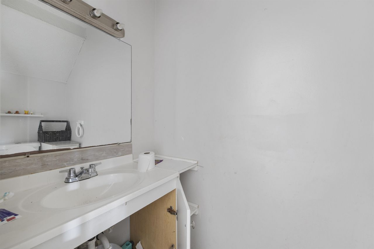 906 3rd Ave. N Photo 14