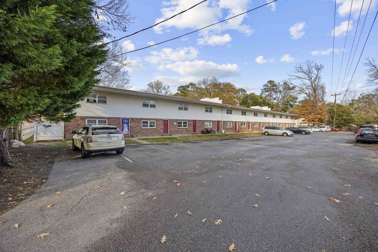 906 3rd Ave. N Photo 3