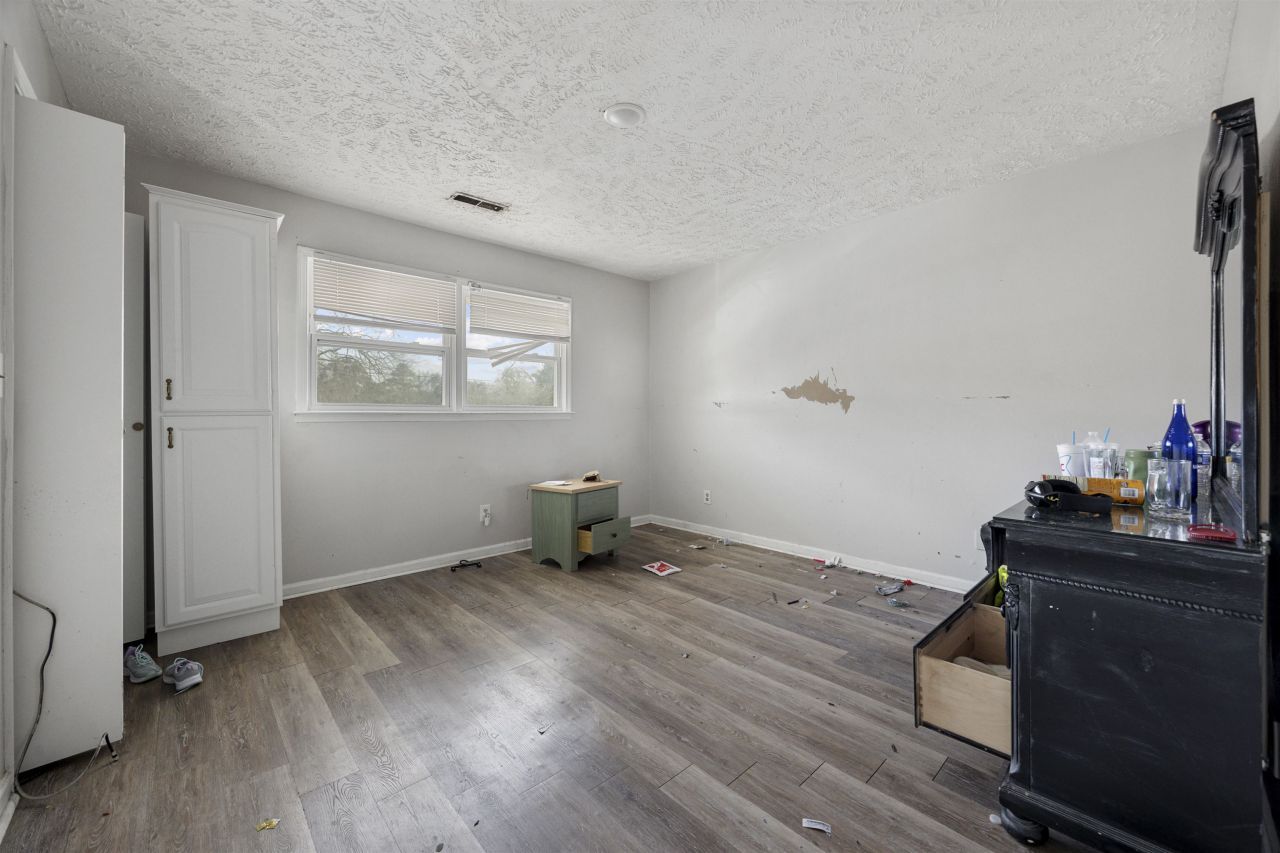 906 3rd Ave. N Photo 5