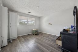 906 3rd Ave. N photo 4