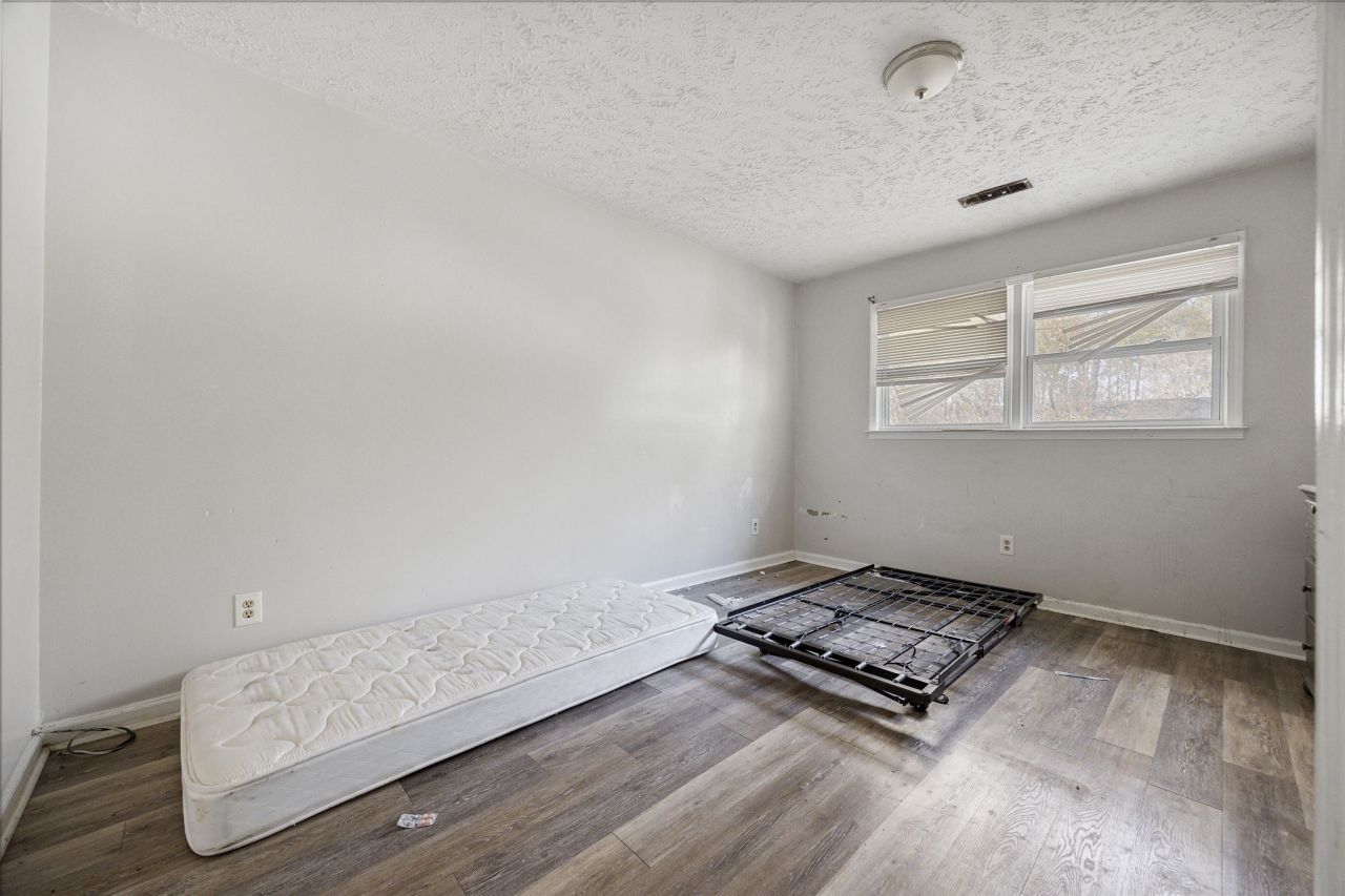 906 3rd Ave. N Photo 6