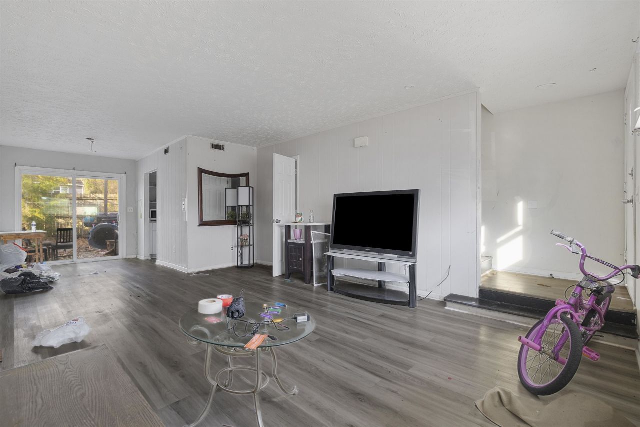 906 3rd Ave. N Photo 9