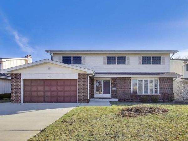 413 S Carol Lane, Mount Prospect, IL 60056