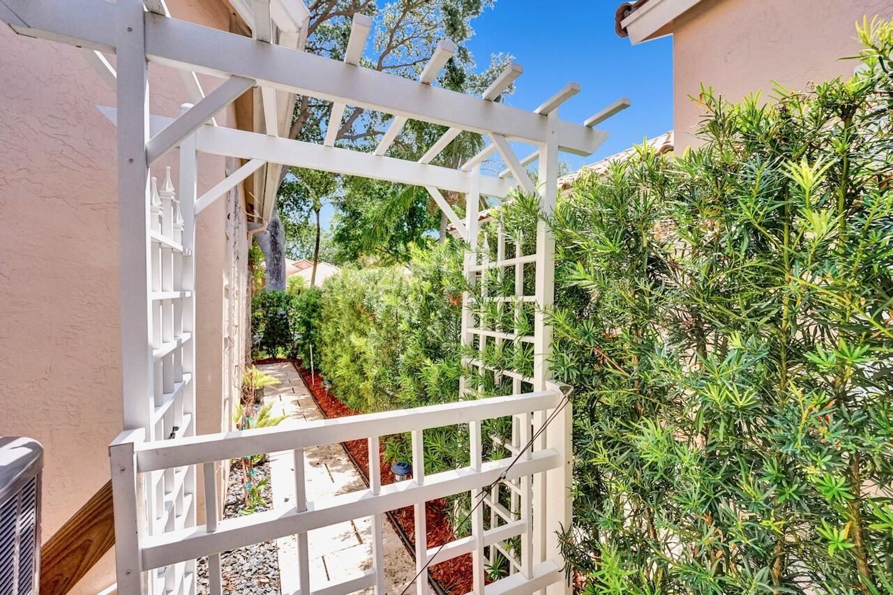 11067 Springbrook Circle, Boynton Beach, FL 33437 Photo