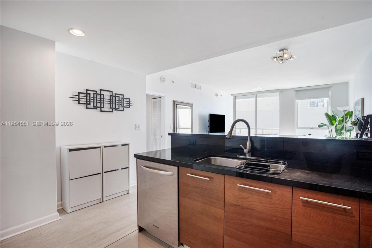 253 NE 2nd St, Unit 3104, Miami, FL 33132 Photo