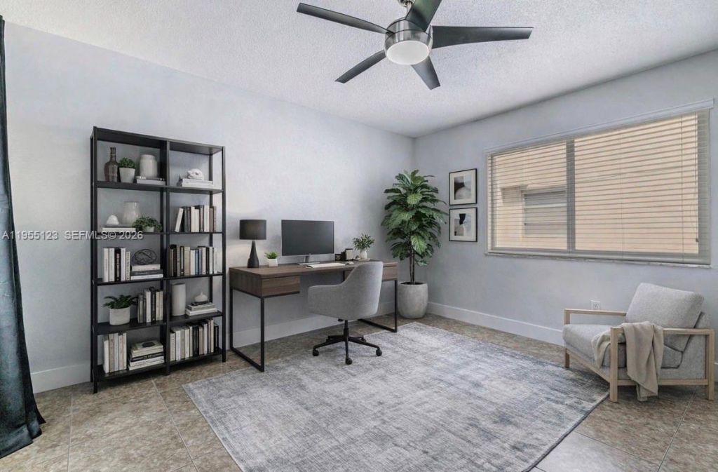 901 NW 22nd Pl , Miami, FL 33125 Photo