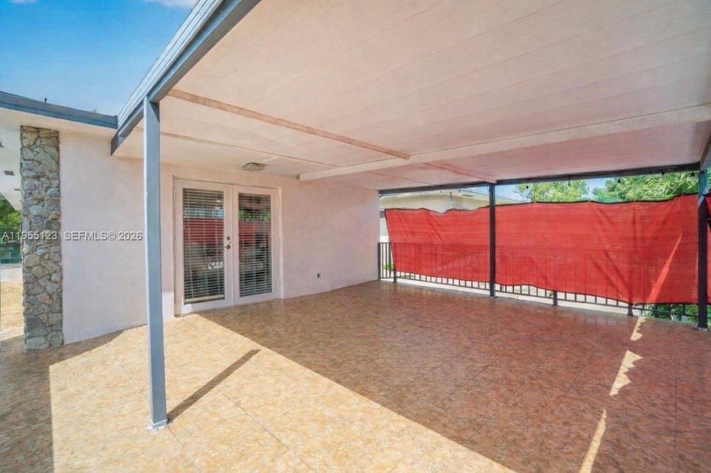 901 NW 22nd Pl , Miami, FL 33125 Photo