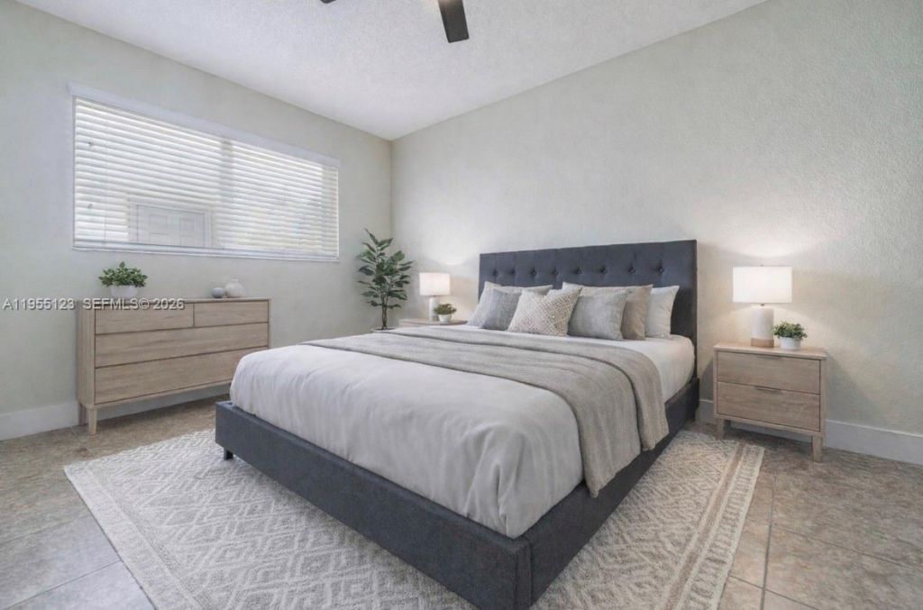 901 NW 22nd Pl , Miami, FL 33125 Photo