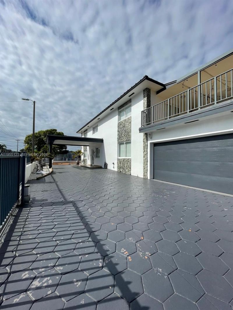 901 NW 22nd Pl , Miami, FL 33125 Photo