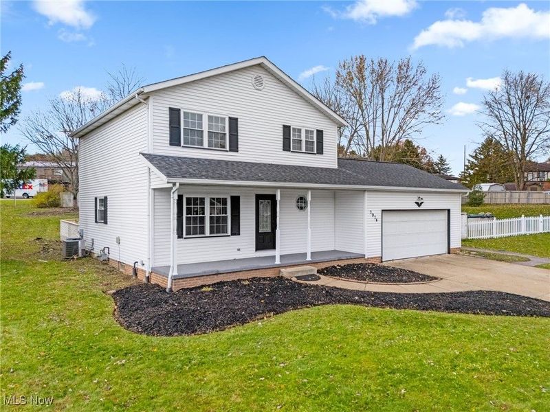 7974 Chablis Drive NW, Massillon, OH 44646 Photo 2