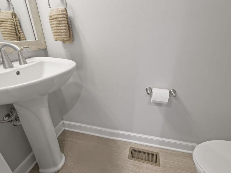 138 E Greenwood Avenue , Columbus, OH 43201 Photo 11