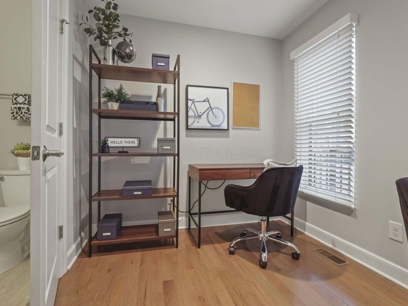 138 E Greenwood Avenue , Columbus, OH 43201 Photo 8