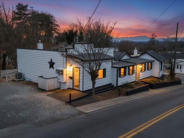 801 Bedford RD, Vinton, VA 24179