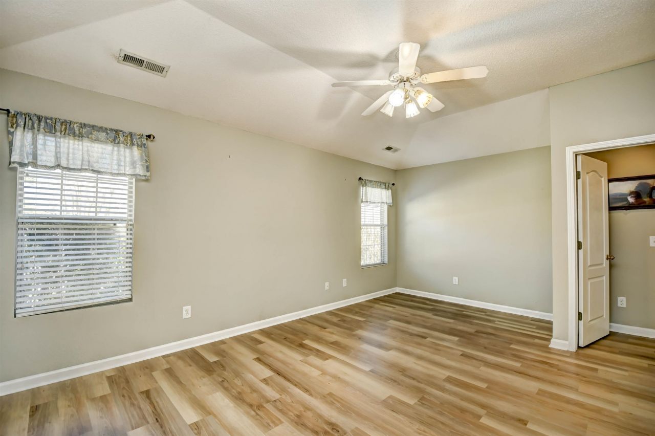 9825 Simonton Ct. Photo 17