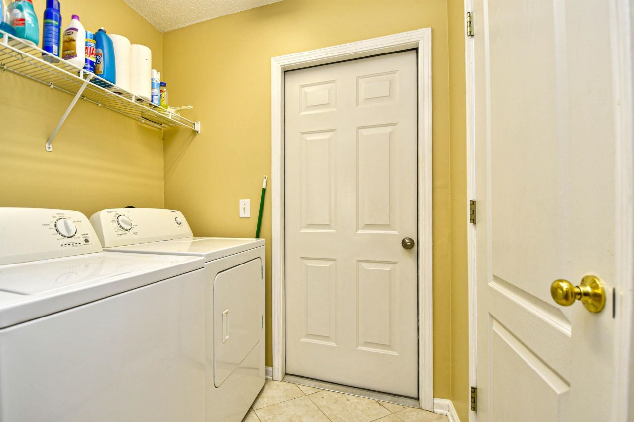 9825 Simonton Ct. Photo 28