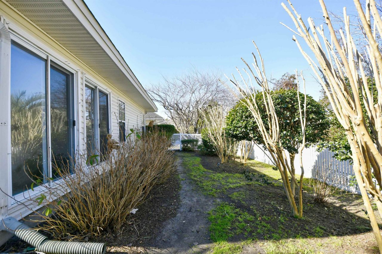 9825 Simonton Ct. Photo 34