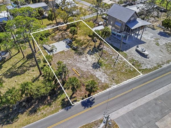 111 Main St, Horseshoe Beach, FL 32648