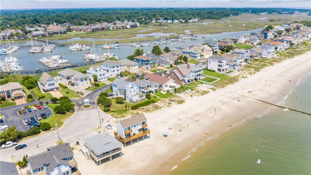 47 Bay Front Place, Hampton, VA 23664 Main Photo