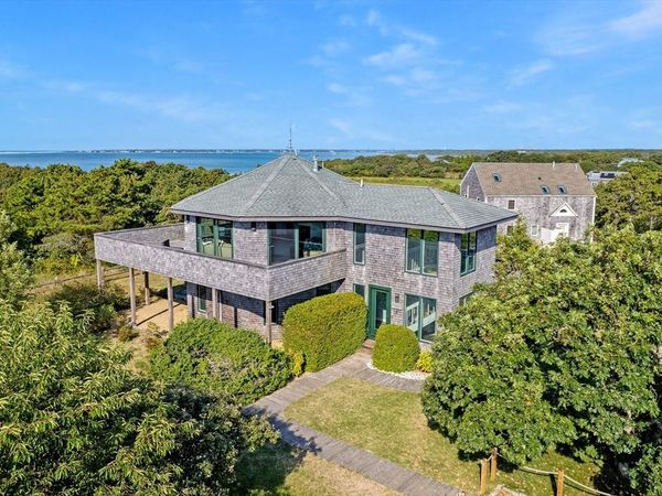 76 Washque Ave, Edgartown, MA 02539