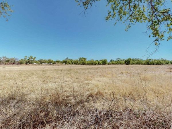 2216 Pajarito Road SW, Albuquerque, NM 87105