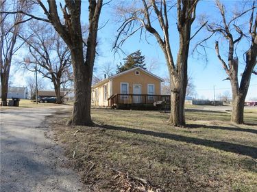 202 Delaware Street, Oskaloosa, KS 66066