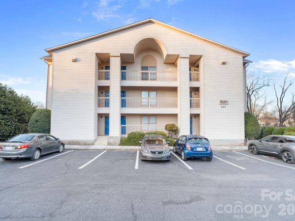 241 16th Avenue NE, Hickory, NC 28601