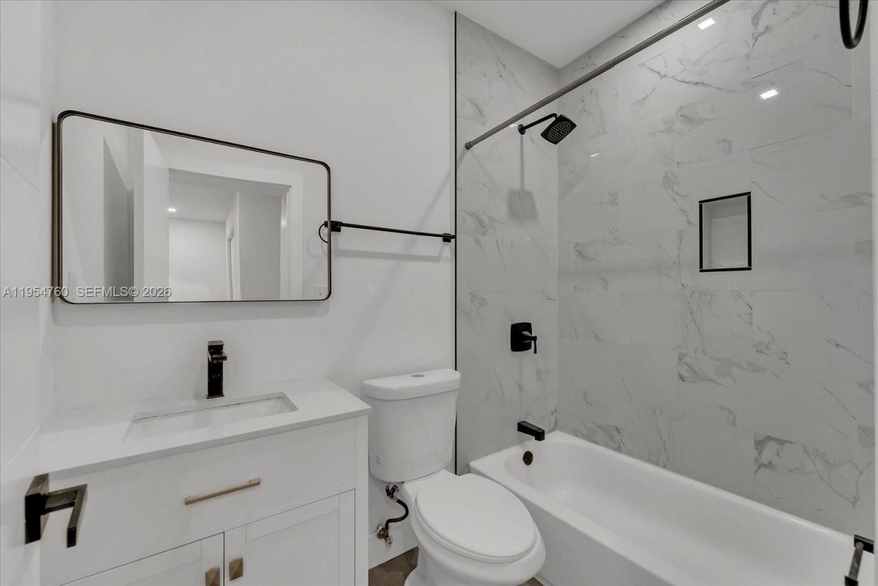 1733 NW 16th St, Unit 1, Miami, FL 33125 Photo