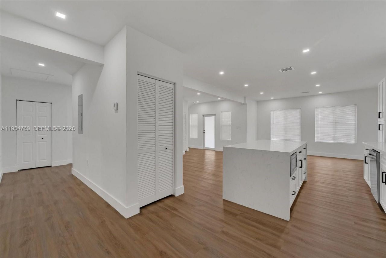 1733 NW 16th St, Unit 1, Miami, FL 33125 Photo