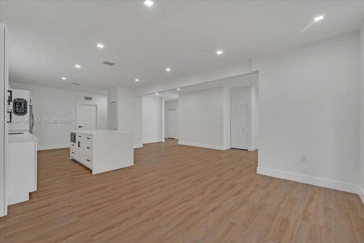 1733 NW 16th St, Unit 1, Miami, FL 33125 Photo