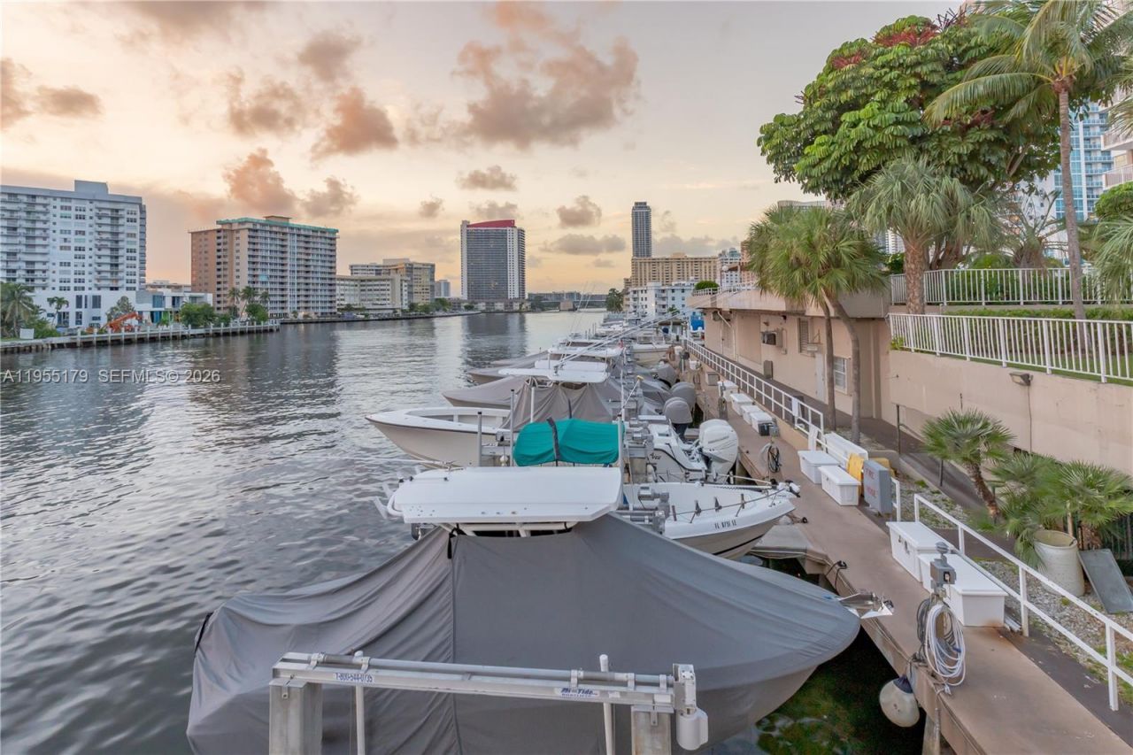 1985 S Ocean Dr, Unit 15G, Hallandale Beach, FL 33009 Photo