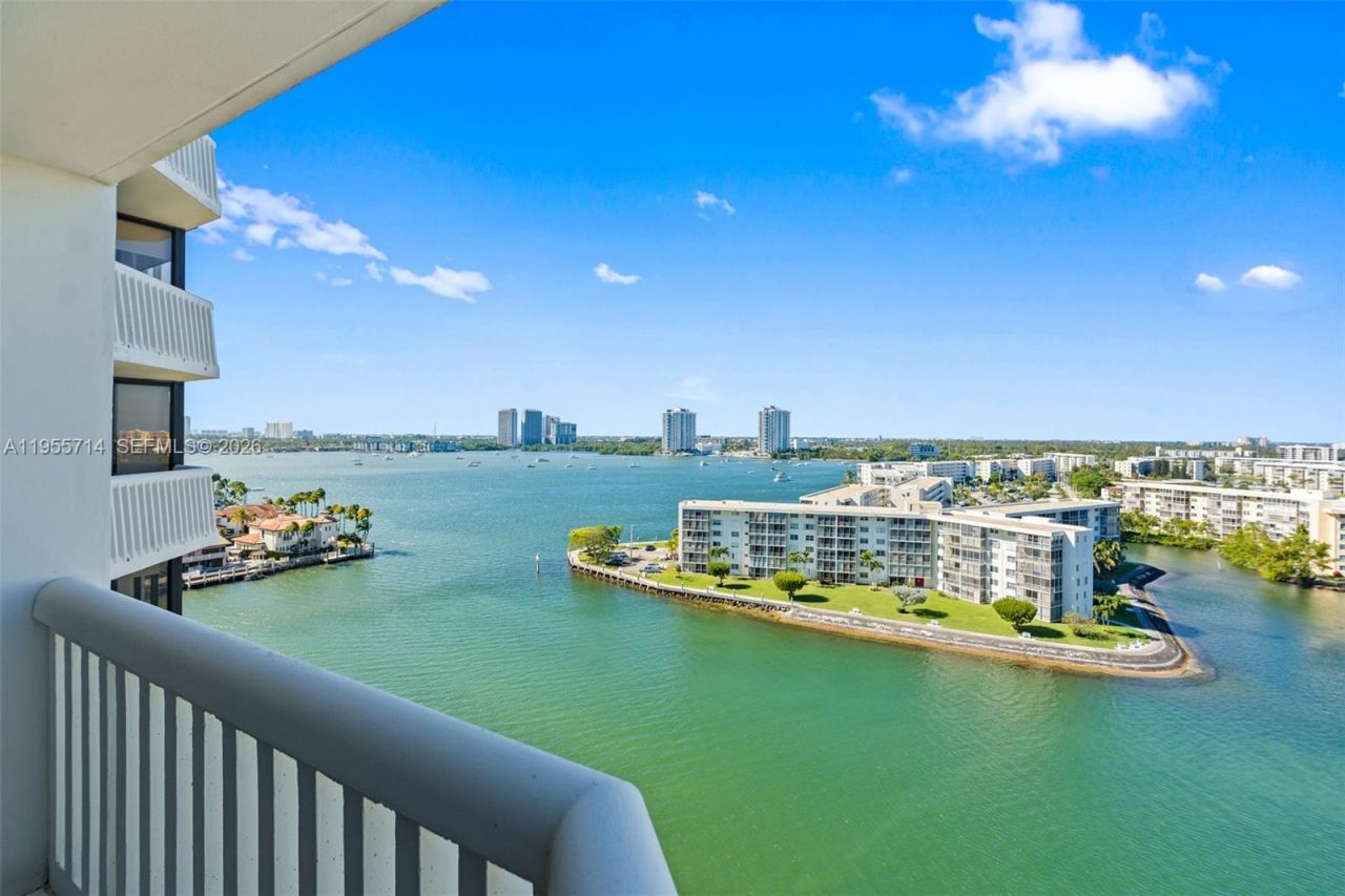 1000 W Island Blvd , Unit 1209, Aventura, FL 33160 Photo