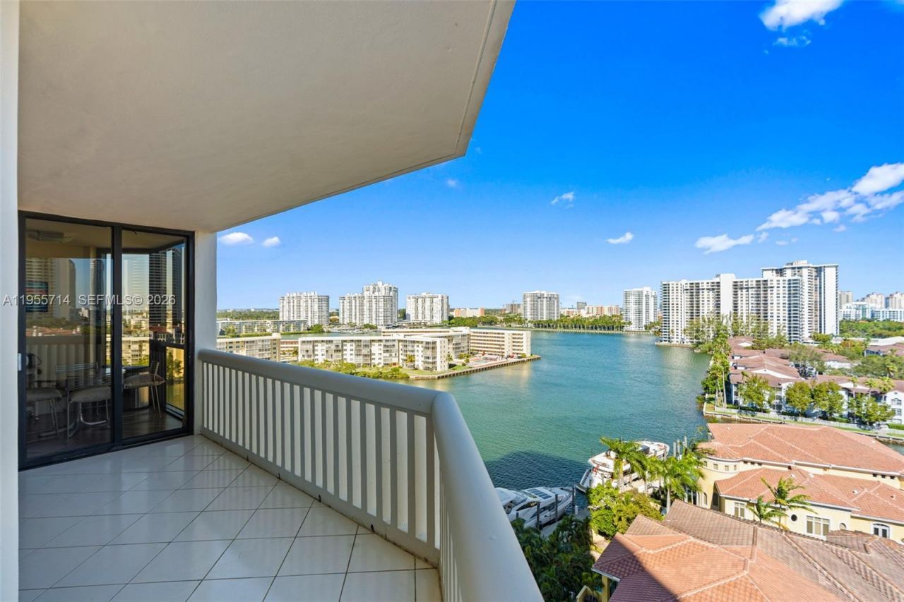 1000 W Island Blvd , Unit 1209, Aventura, FL 33160 Photo