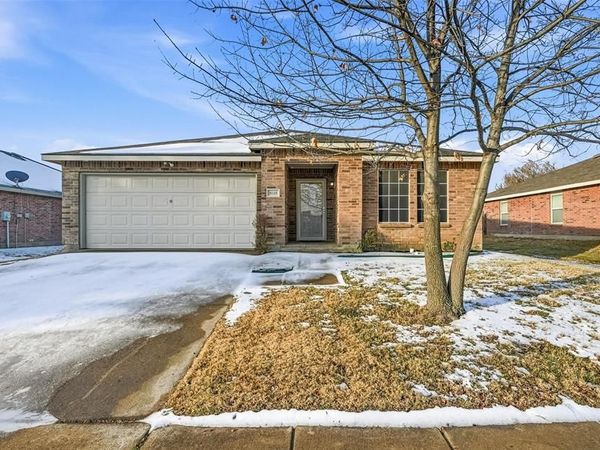 8118 York Beach Place, Arlington, TX 76002