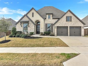 5708 Lake Jackson Drive, Fort Worth, TX 76126