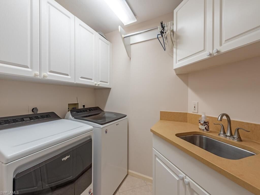 60 Seagate Dr , Unit 1205, Naples, FL 34103 Photo