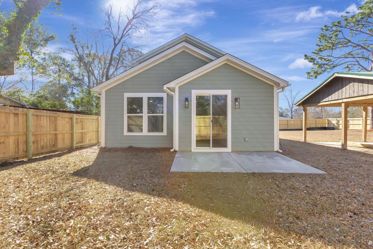 1910 Piper Drive Photo 4