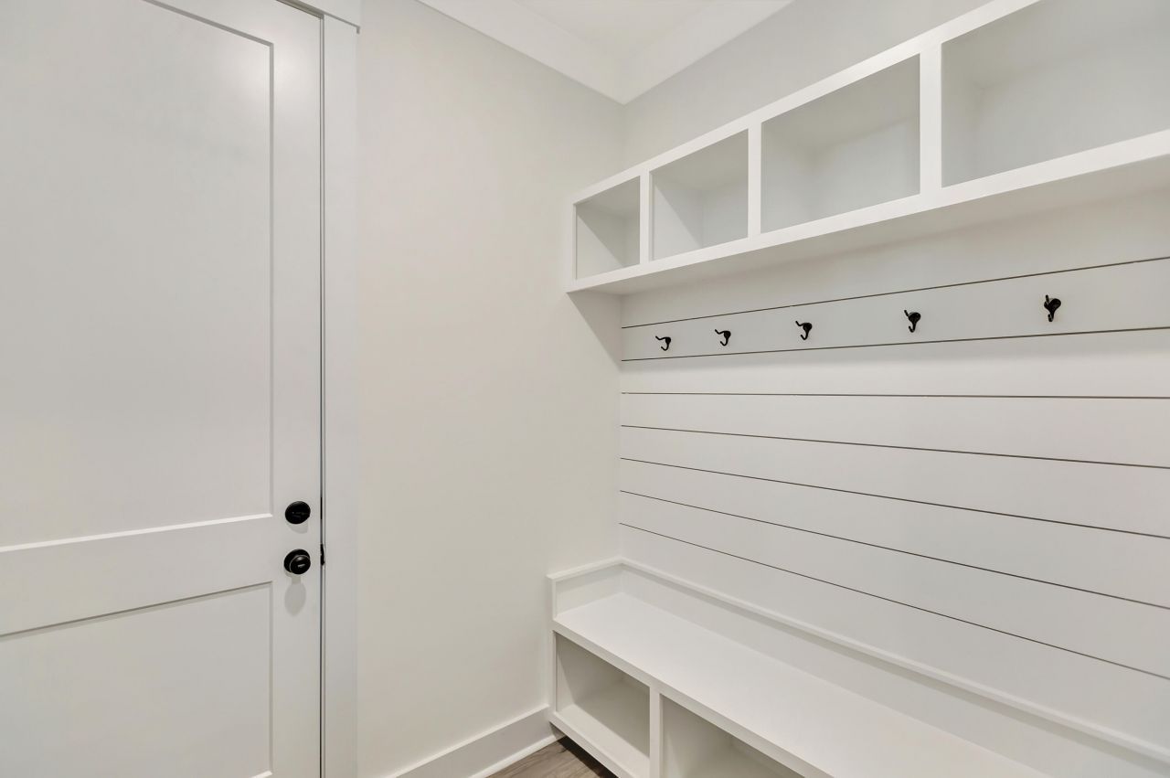 1910 Piper Drive Photo 8